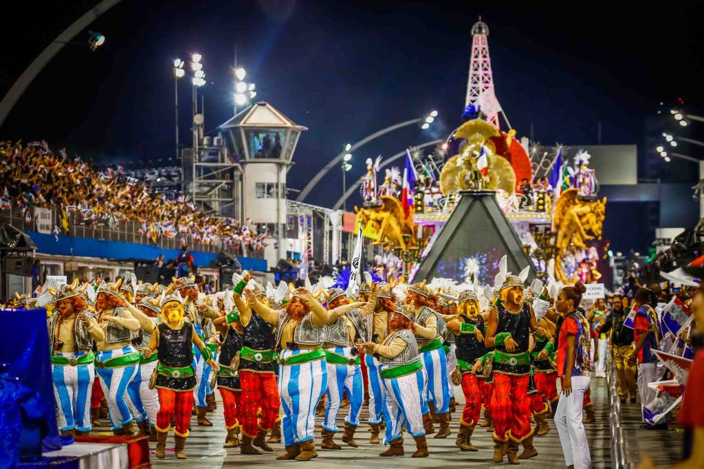 Justiça de SP libera participação infantil em desfiles no Sambódromo