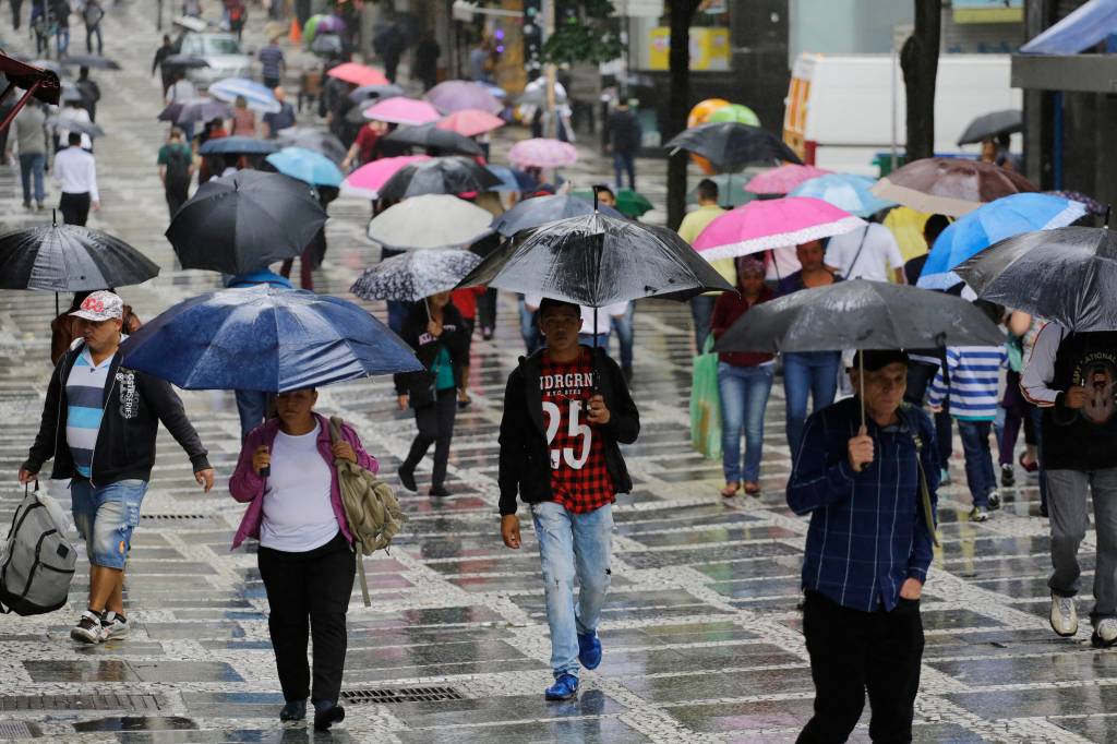 São Paulo amanhece em estado de atenção para alagamentos