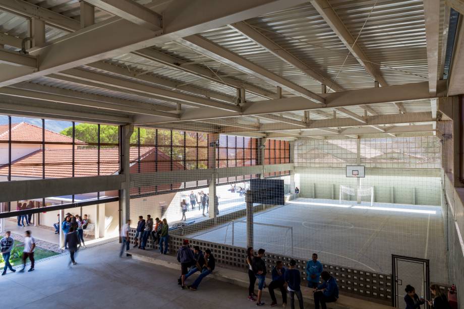 Coronel João Ernesto Figueiredo: colégio centenário ganhou reforma Coronel João Ernesto Figueiredo: colégio centenário ganhou reforma