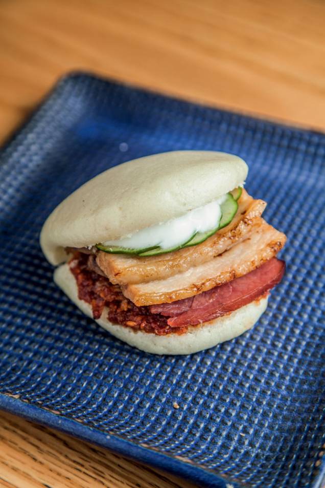 Hira Ramen Izakaya: unidade do bun recheado por 16 reais Hira Ramen Izakaya: unidade do bun recheado por 16 reais