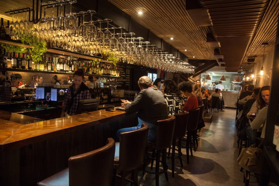 Atraente balcão do wine bar Vino! Atraente balcão do wine bar Vino!