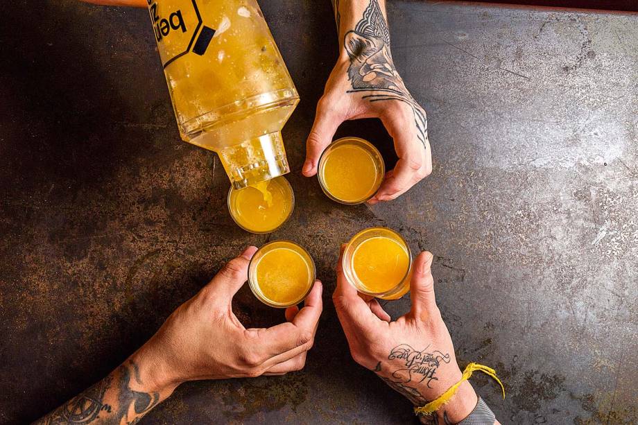 Para partilhar: coqueteleira varia os ingredientes Para partilhar: coqueteleira varia os ingredientes