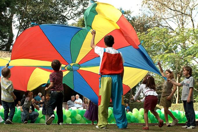 Paraquedas – Mãozinhas que fazem