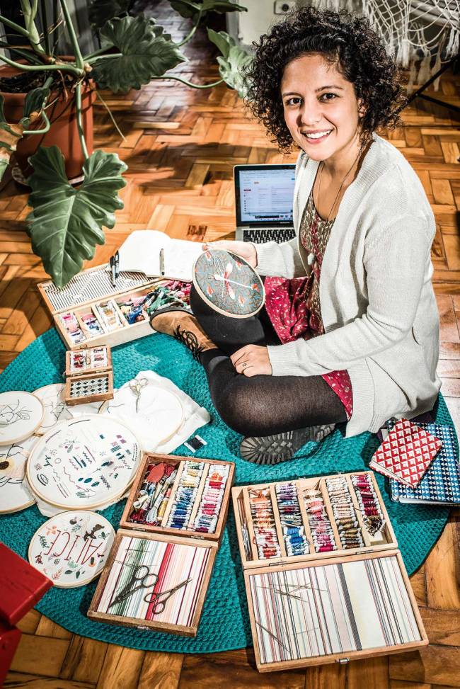 São Paulo 09 julho 2018Juliana Mota, bordados.Foto Alexandre Battibugli