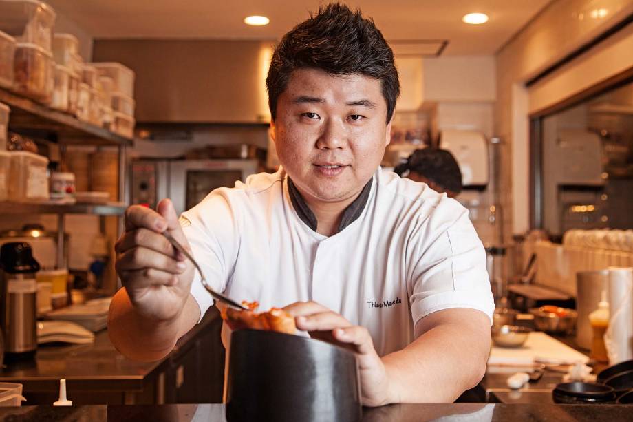 O chef Thiago Maeda do bar Tessen O chef Thiago Maeda do bar Tessen