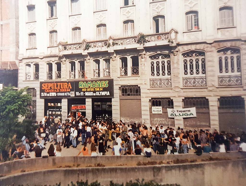 Tradicional loja de vinis Woodstock completa quarenta anos
