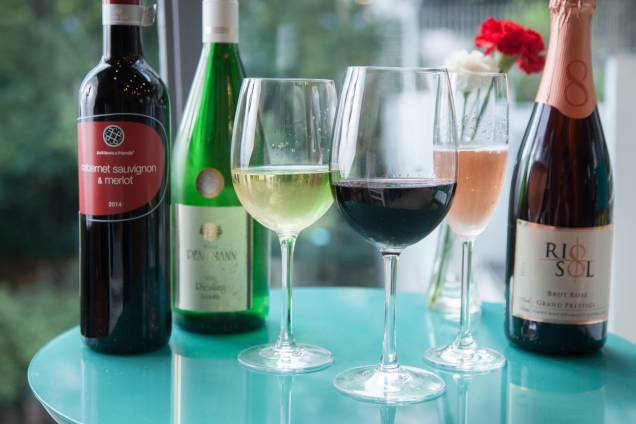 Rótulos servidos no Prosa e Vinho, no centro Rótulos servidos no Prosa e Vinho, no centro