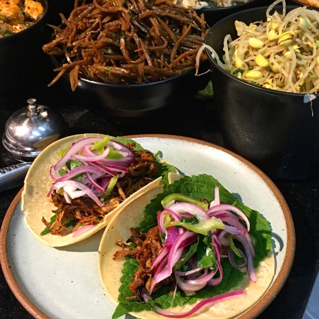 Paulo Shin / Taquería La Sabrosa / Taquero Por Un Día Paulo Shin / Taquería La Sabrosa / Taquero Por Un Día