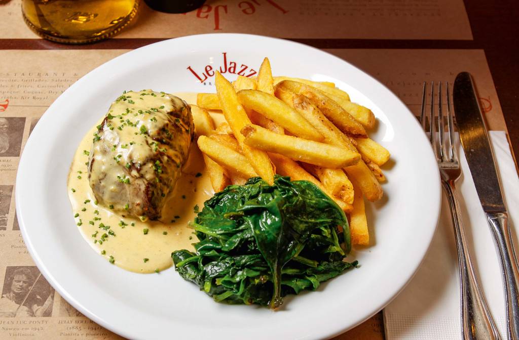 Quatro lugares para comer filé ao molho de mostarda