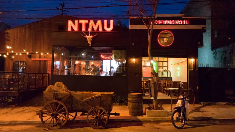 Fachada: churrascaria com temática americana Fachada: churrascaria com temática americana