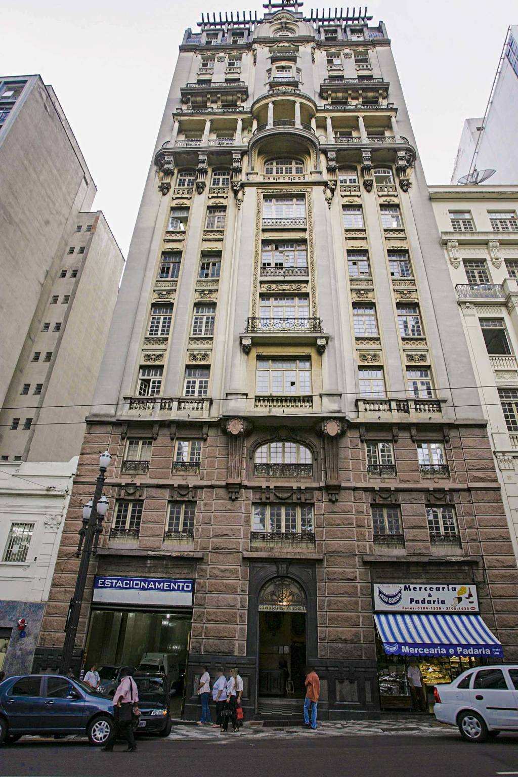 Fachada do Edifício Sampaio Moreira, na Rua Libero Badaró, no centro da cidade..jpg Fachada do Edifício Sampaio Moreira, na Rua Libero Badaró, no centro da cidade..jpg