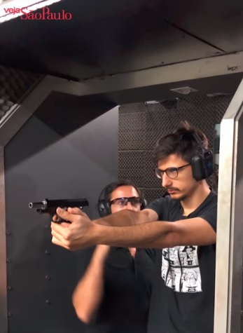 Saiba como funciona uma aula em um clube de tiro de São Paulo