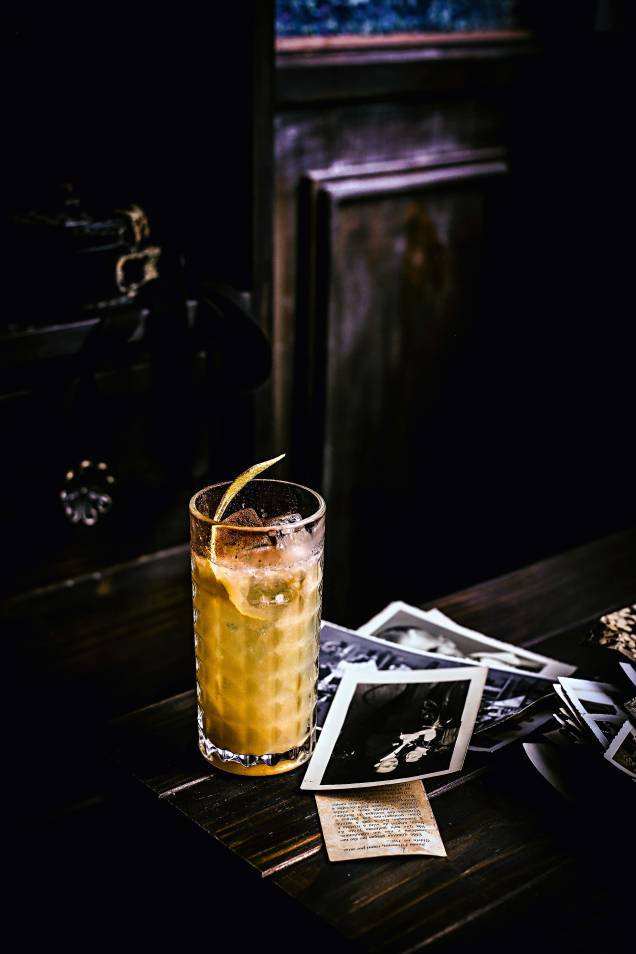 Sertório: cachaça, limões taiti e siciliano, geleia de cupuaçu e licor Chartreuse amarelo Sertório: cachaça, limões taiti e siciliano, geleia de cupuaçu e licor Chartreuse amarelo