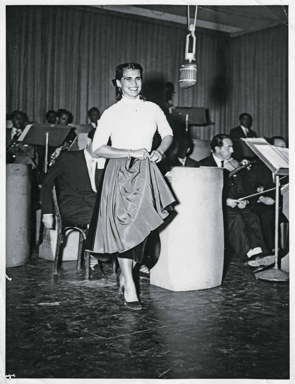 1944 cantando na Radio Difusora 1944 cantando na Radio Difusora