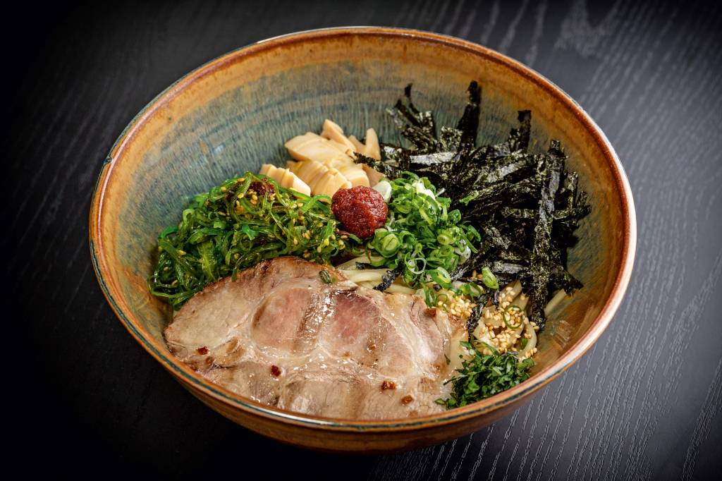 Saiba onde encontrar versões de macarrão servidas frias