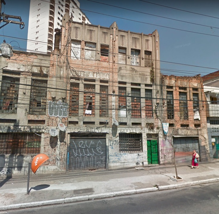 Prédio de 1921 no Belenzinho, na Zona Leste, está sendo demolido