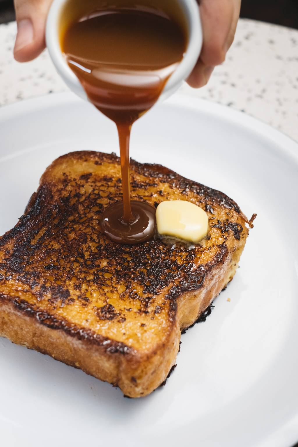 futuro refeitório_french toast de brioche com manteiga e doce de leite feito por nós1_gui galembeck futuro refeitório_french toast de brioche com manteiga e doce de leite feito por nós1_gui galembeck