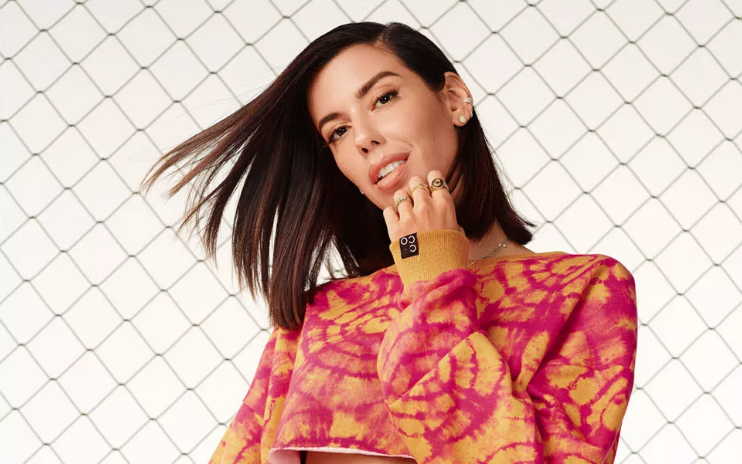 Blogueira Camila Coutinho lança coleção feminina com a Hering