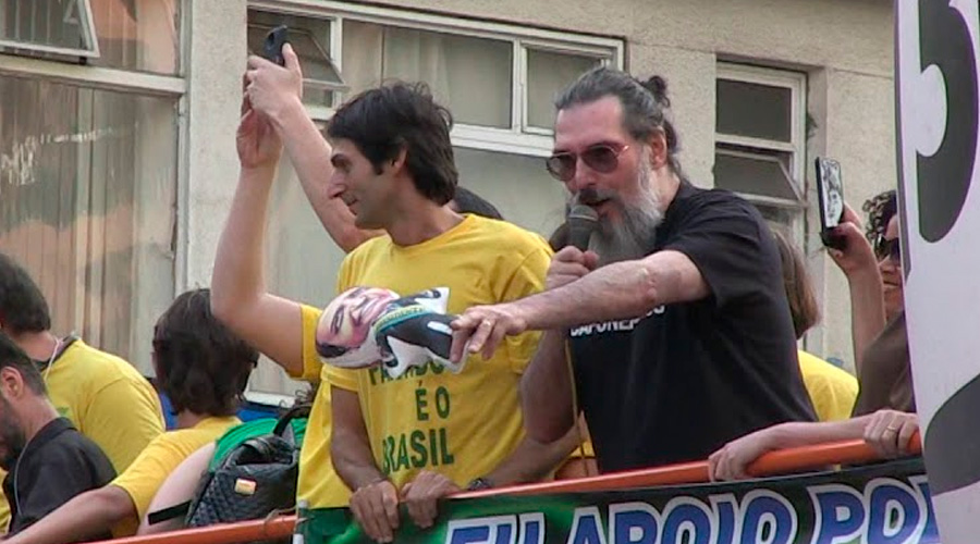 Lobão diz que Bolsonaro não tem capacidade para governar o país