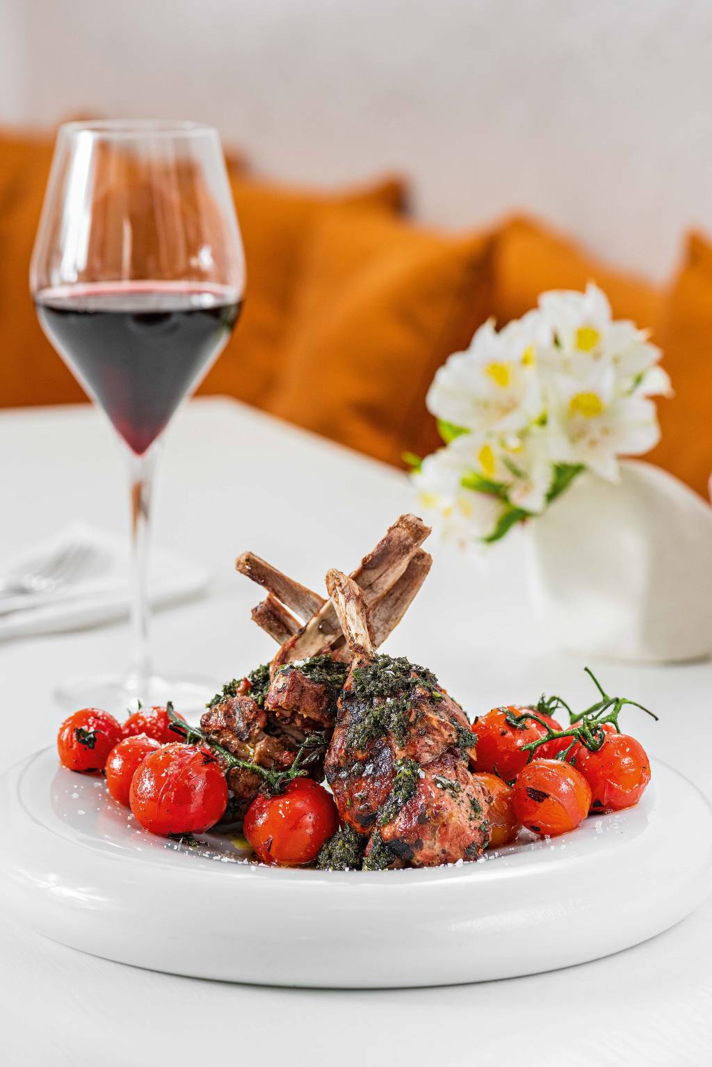 Vulcano mira a cozinha do sul da Itália; leia crítica de Arnaldo Lorençato