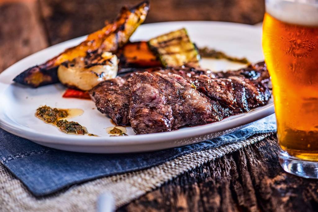 Chimichurri Parrilla é um bar para quem ama carne; leia a crítica