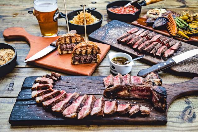 Steak dry aged e o flat iron: bons cortes para provar no quintal Steak dry aged e o flat iron: bons cortes para provar no quintal