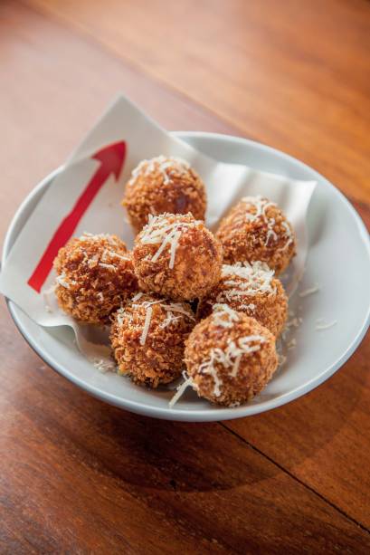 Croqueta de pupunha: tem como base o molho bechamel Croqueta de pupunha: tem como base o molho bechamel