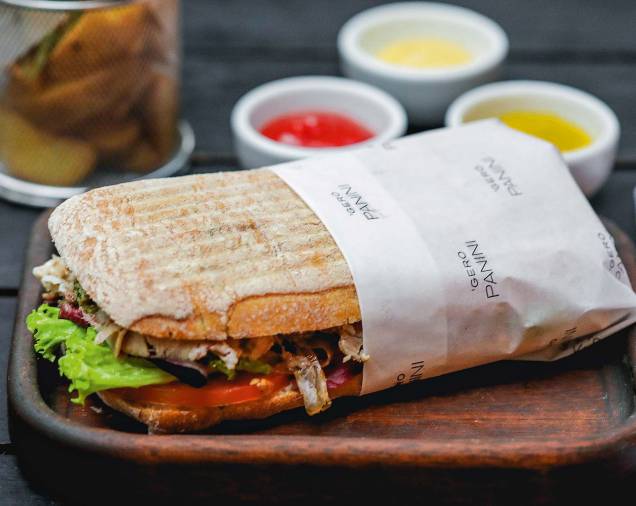 Na ciabatta: porchetta saborosa Na ciabatta: porchetta saborosa