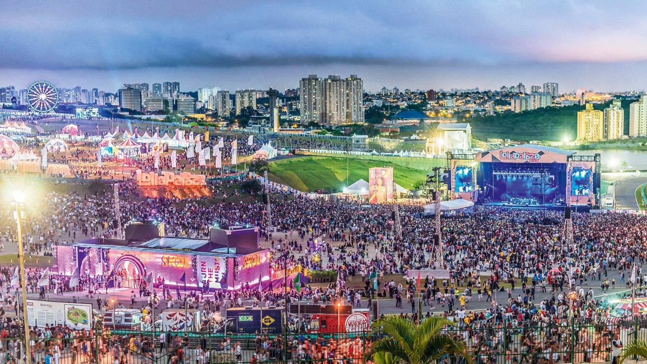 Imagem mostra Autódromo de Interlagos lotado em 2019