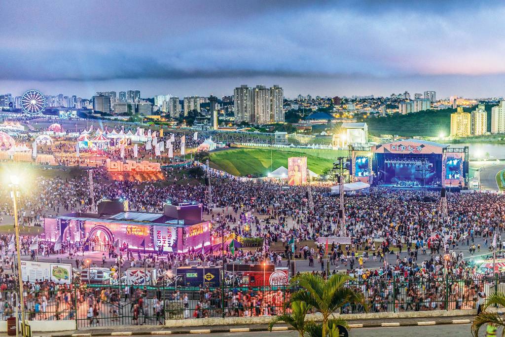 Começo do fim: SP libera shows, baladas e estádios cheios