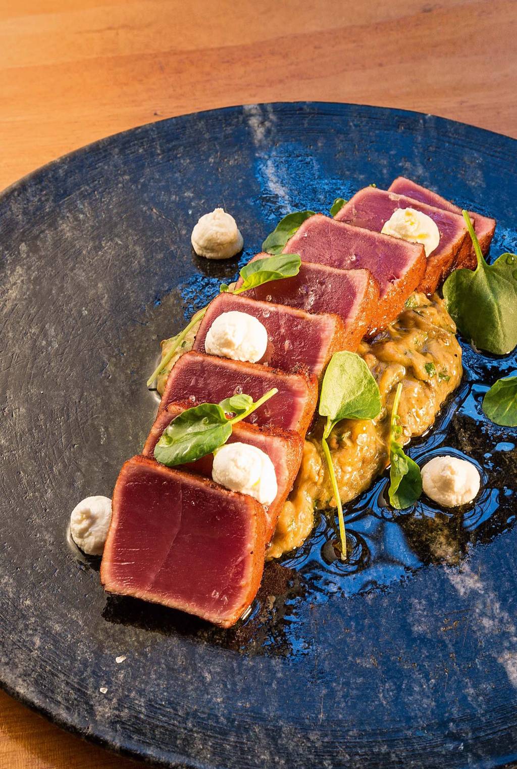 Receita: atum com especiarias, babaganuche e coalhada do Piselli Sud