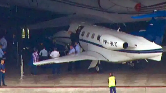 Lula usa jatinho de Luciano Huck para voltar a São Paulo