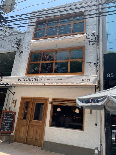 No endereço italiano na Praça Vila Boim No endereço italiano na Praça Vila Boim