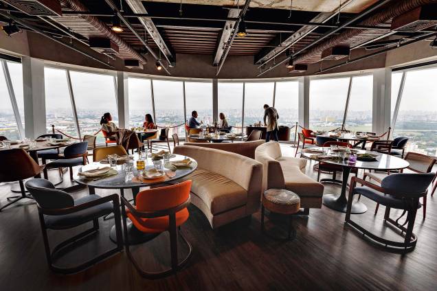 Salão com vista 270º: restaurante de Márcia e Ricardo Trevisani Salão com vista 270º: restaurante de Márcia e Ricardo Trevisani