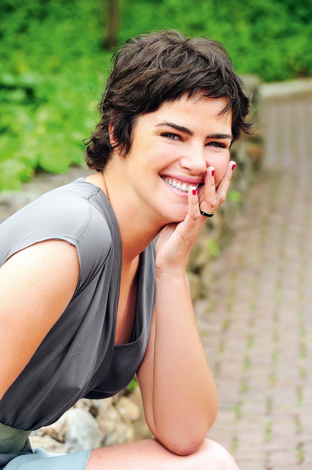 Ex-musa da telefonia, Ana Paula Arósio tem briga na Justiça contra a Vivo