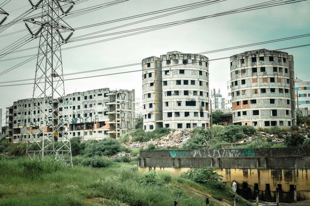 edição 2669 prédios inacabados edição 2669 prédios inacabados