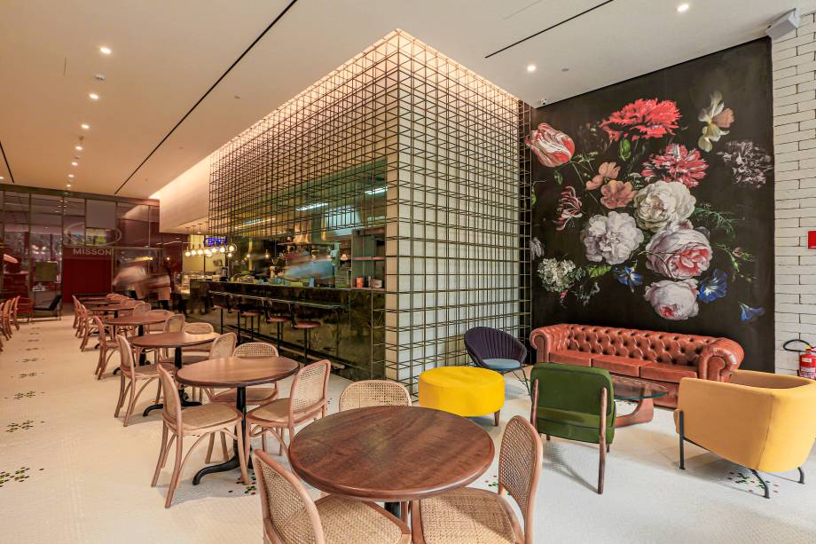 Decoração que chama atenção: papel de parede florido polonês trazido de Londres Decoração que chama atenção: papel de parede florido polonês trazido de Londres