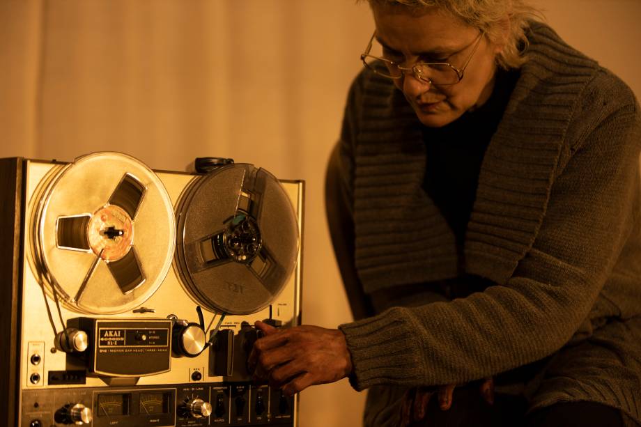 Elizabeth Costello? Lavínia Pannunzio protagoniza o monólogo de J.M. Coetzee