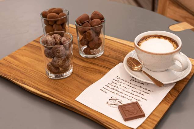 Confeitos e macchiato: entre as opções da operação de café Confeitos e macchiato: entre as opções da operação de café