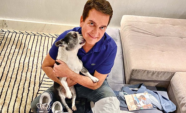 Fã de Roger Federer faz leilão de peças do tenista para custear ONG