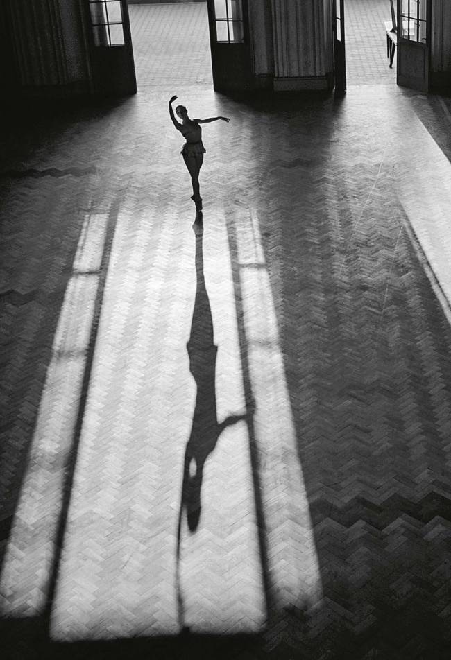 Bailarina fotografada por Thomaz Farkas. Bailarina fotografada por Thomaz Farkas.