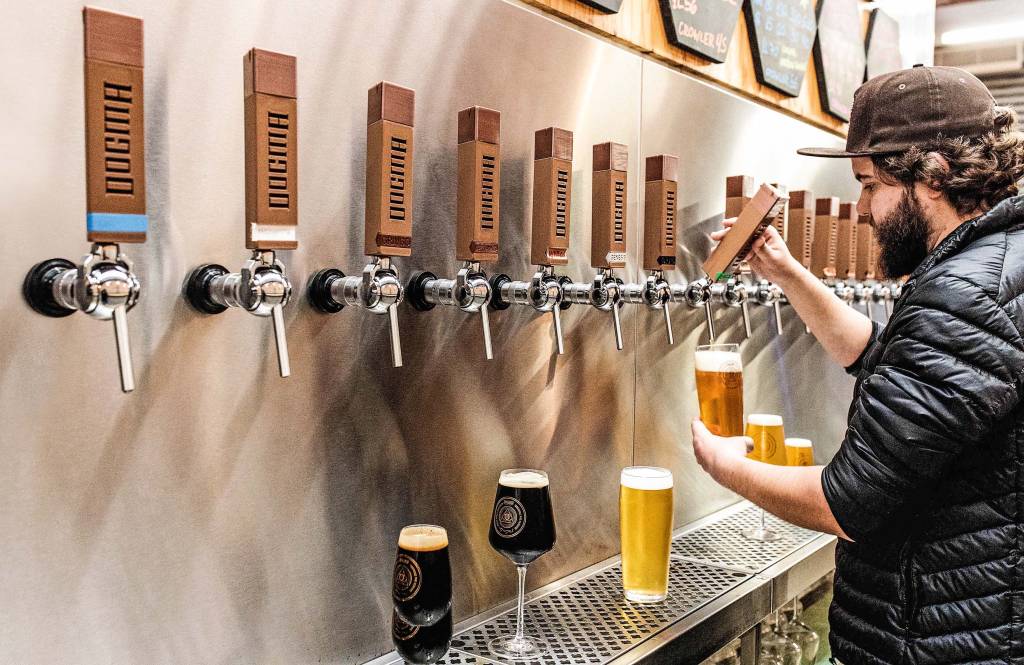 Cervejaria Dogma serve chope em dobro