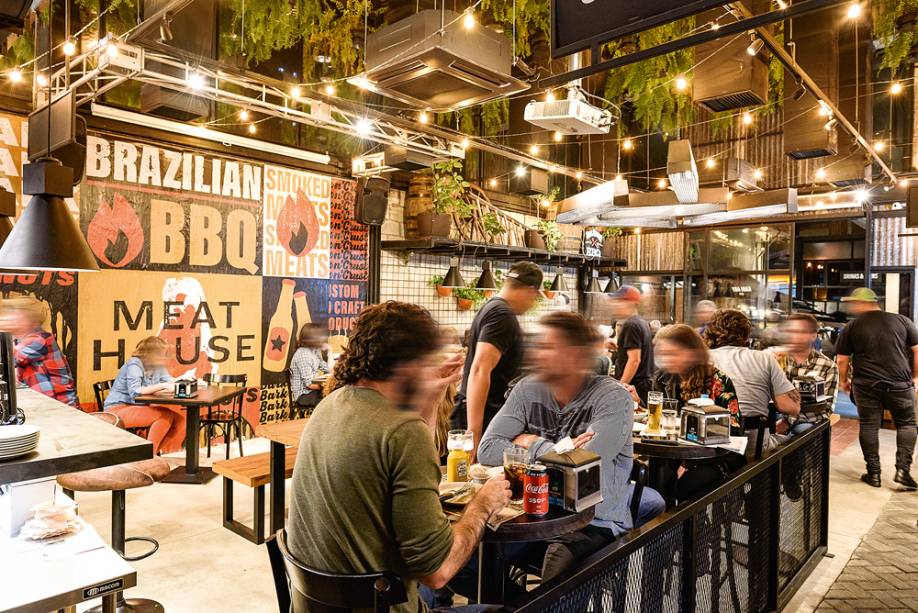 Ambiente: restaurante tem câmara fria de maturação Ambiente: restaurante tem câmara fria de maturação