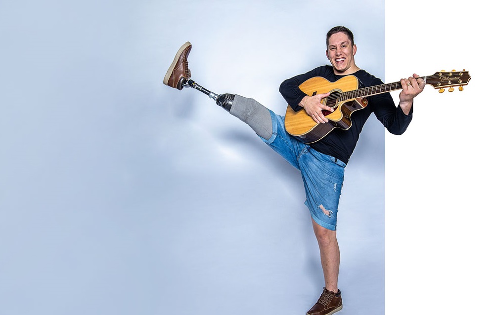 Jakson Follmann prepara show de estreia como cantor