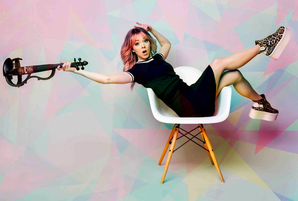 Violinista Lindsey Stirling se apresenta no Unimed Hall