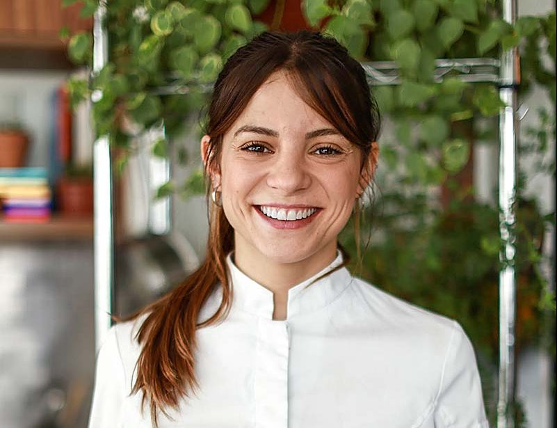 Chefs transmitem dicas e receitas on-line para facilitar a quarentena