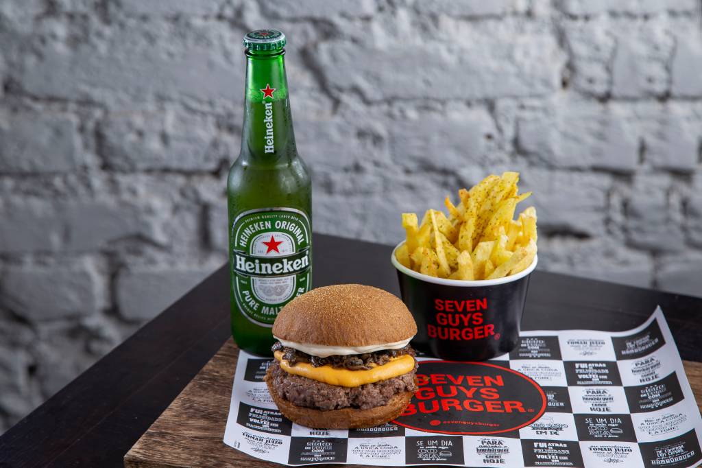 Hamburgueria virtual vende combos com cerveja no lugar de refrigerante