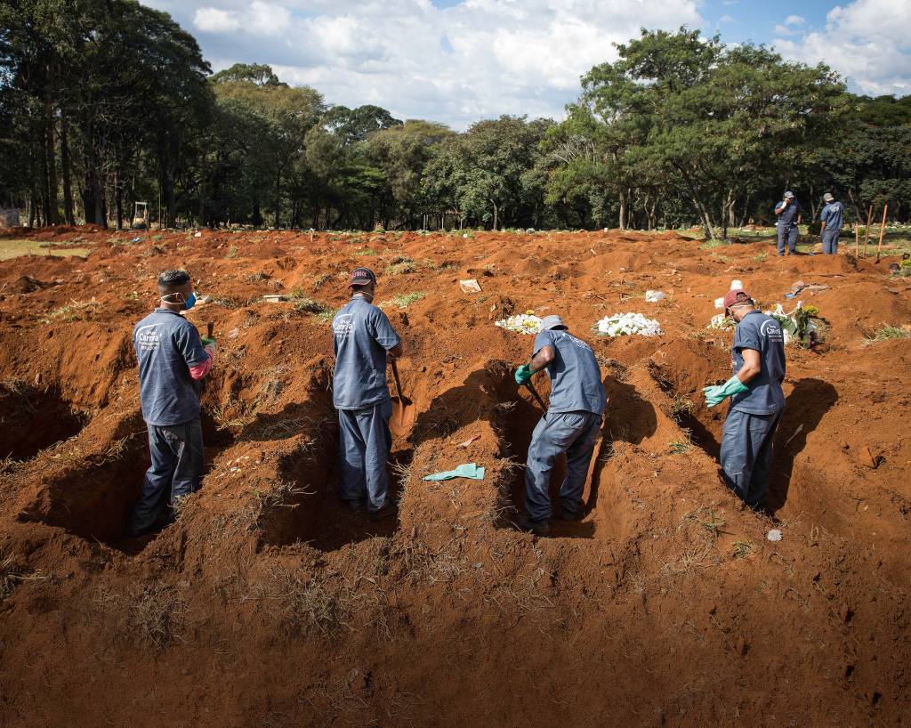 Prefeitura retoma processo de concessão de 22 cemitérios da cidade