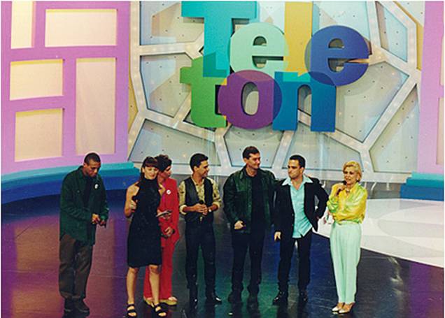 Silvio Santos e Hebe, que era madrinha do programa: sem plateia no SBT na edição 2020 Silvio Santos e Hebe, que era madrinha do programa: sem plateia no SBT na edição 2020