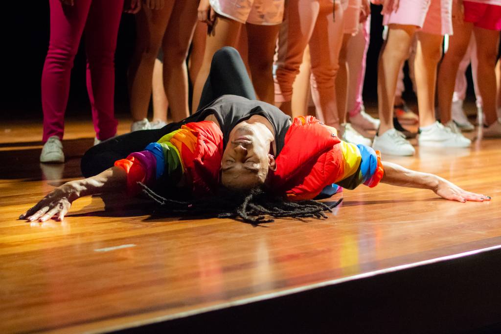 Coletivo promove aulas e bailes de voguing em favela de Heliópolis